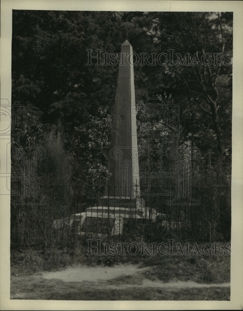 1932 Press Photo Monument Marks Possible Spot Where Cornwallis Surrendered - Historic Images