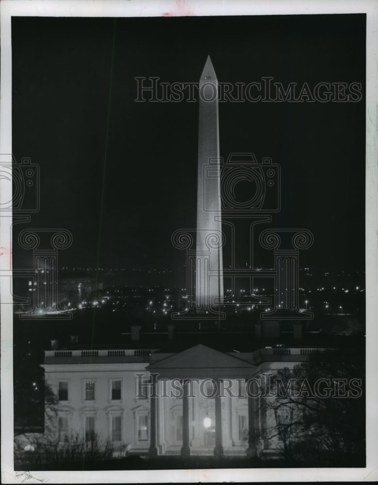 1952 Press Photo The White House with Washington Monument in the Background - Historic Images