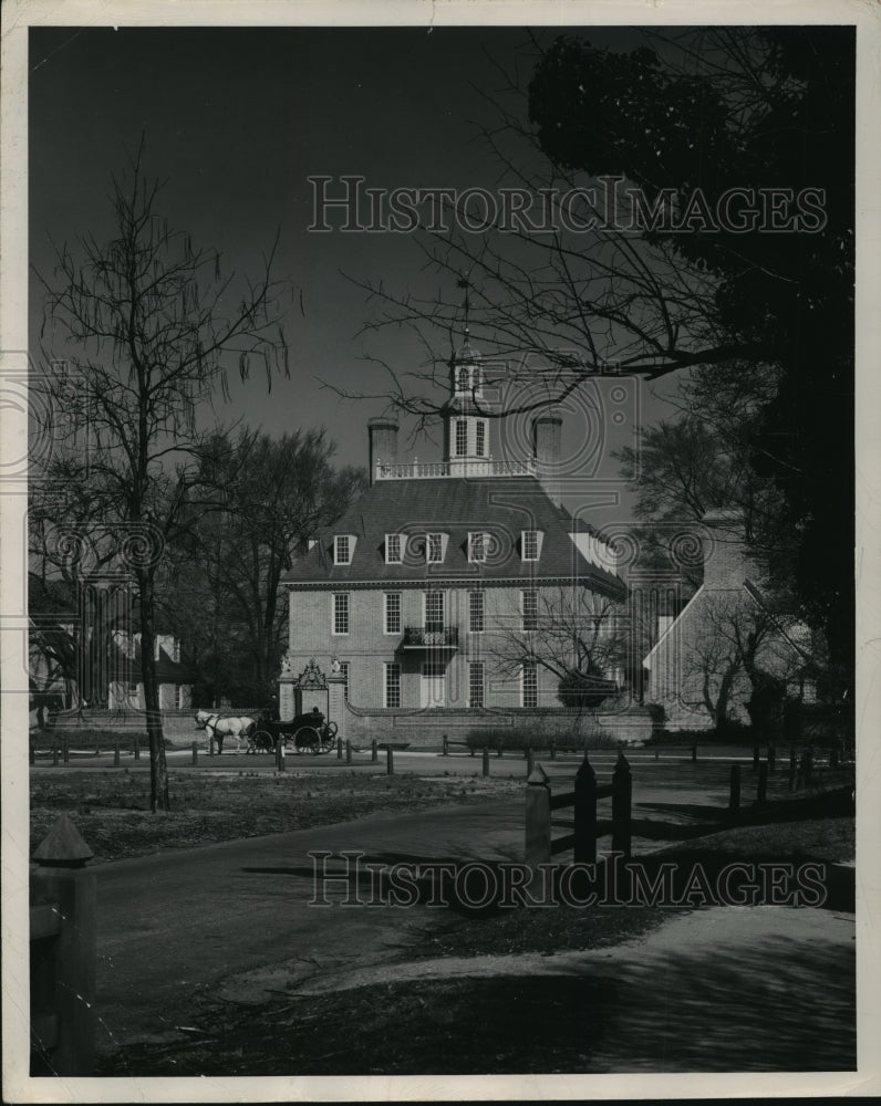 1953 Press Photo The Colonial Governor&#39;s Palace at Williamsbug, Virginia - Historic Images