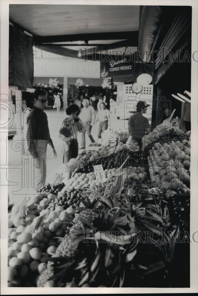 1988 Pike Place Market Produce Stand On The Seattle Waterfront - Historic Images