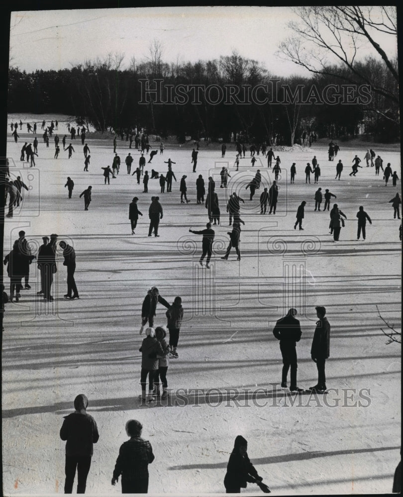 1963 Milwaukee County Brown Deer Park Skaters  - Historic Images
