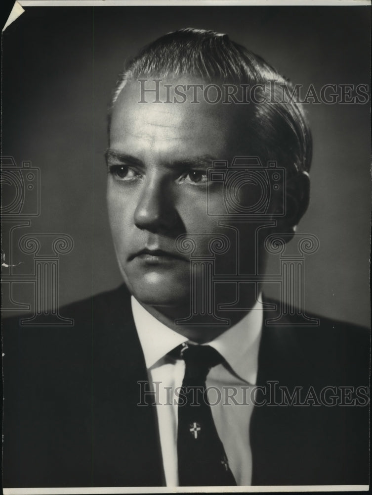 1972 Press Photo Dr. J.A. Brundage, Professor, University of Wisconsin Milwaukee - Historic Images