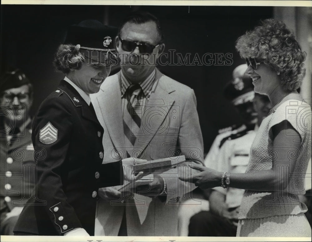 1979 Press Photo Richard H. Leonard at Military Achievement Award Ceremony-Historic Images