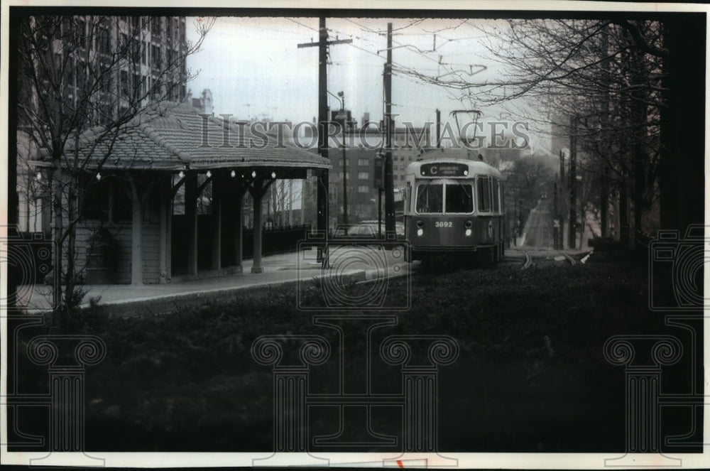 1994 Press Photo Cleveland Circle Car in Boston Median by Frederick Law Olmstead - Historic Images