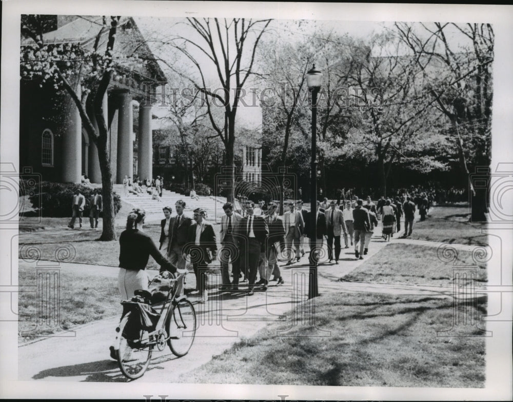 1962 Press Photo Change of Classes Harvard University Cambridge, Massachusetts-Historic Images