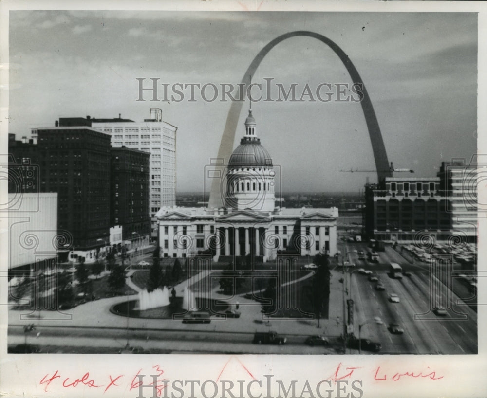 1967 Press Photo The gateway arch in St. Louis, Missouri - mja55166-Historic Images