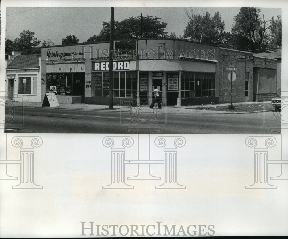 1977 Press Photo Closed Record Shop and Former Drugstore Detroit, Michigan-Historic Images
