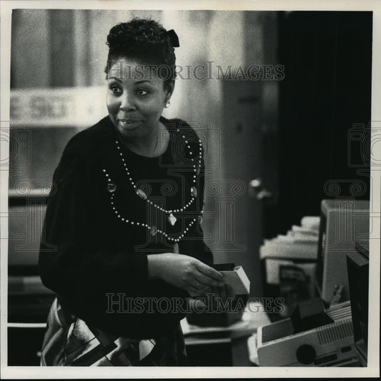 1991 Press Photo Joyce Brown to Receive Diploma from Pewaukee High School-Historic Images