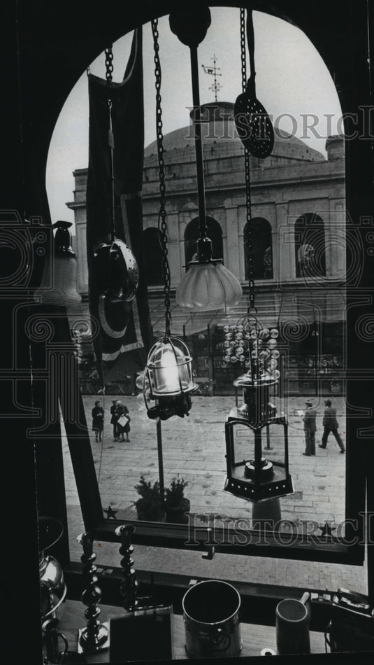 1977 Press Photo Quincy Market's Copper Dome from South Market Boston, MA-Historic Images