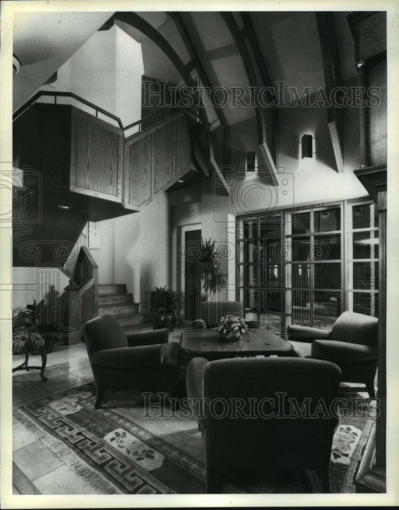 1985 Press Photo Court Church Condominiums in Boston, Massachusetts - mja55465-Historic Images