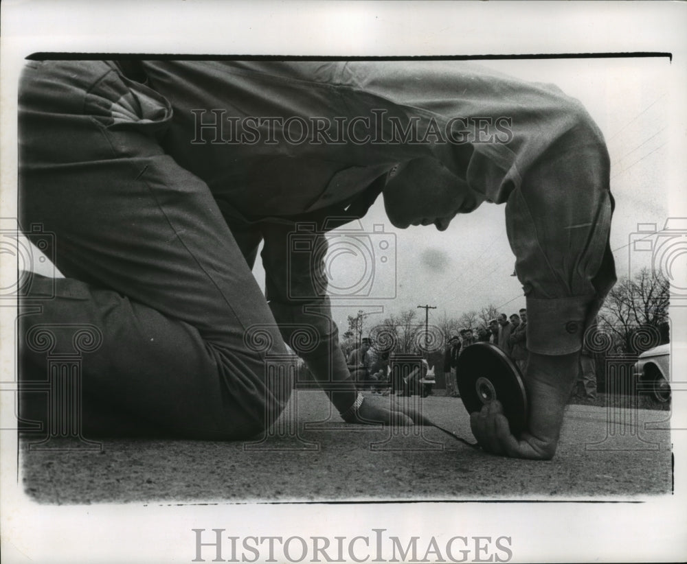 1962 Press Photo Thomas Walish, Wisconsin State Patrol Cadet, Takes Measurement - Historic Images