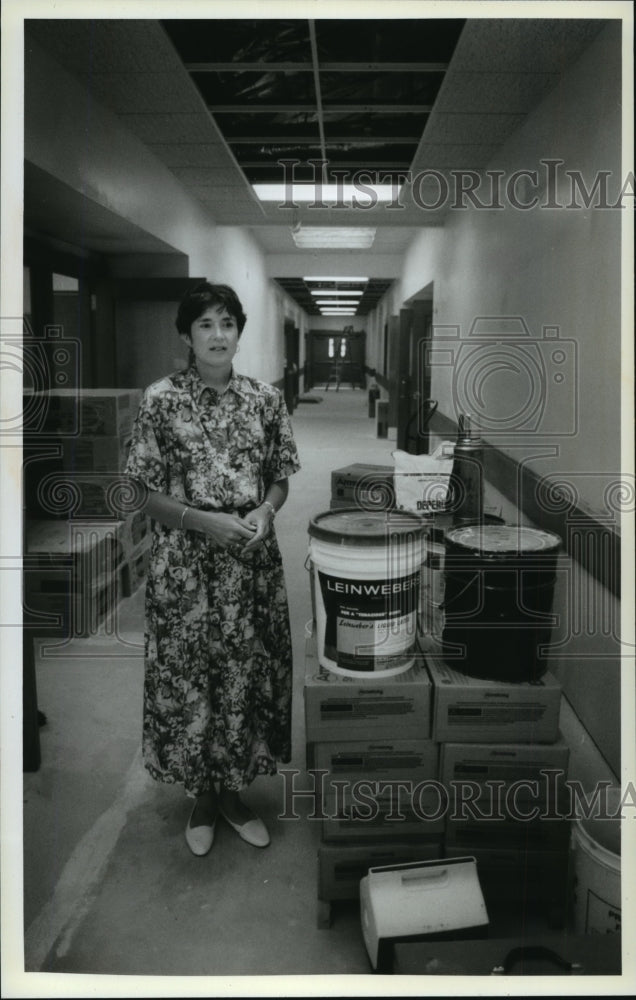 1993 Press Photo Sharon Koenings, Director of Admissions for Brookfield Academy-Historic Images