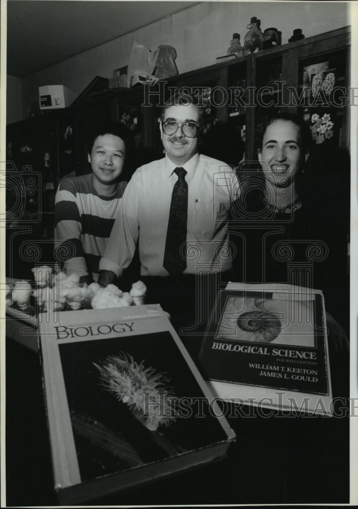 1990 Press Photo Richard Plass, Head of Biology Department at Stuyvesant H.S.-Historic Images