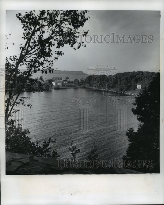 1975 Press Photo Historic Fayette Townsite on the Shore of Big Bay De Noc-Historic Images