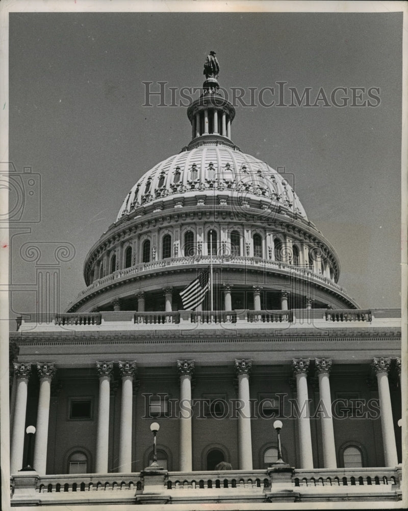 1955 Press Photo The Capitol Dome, Exterior, from West Entrance - Historic Images