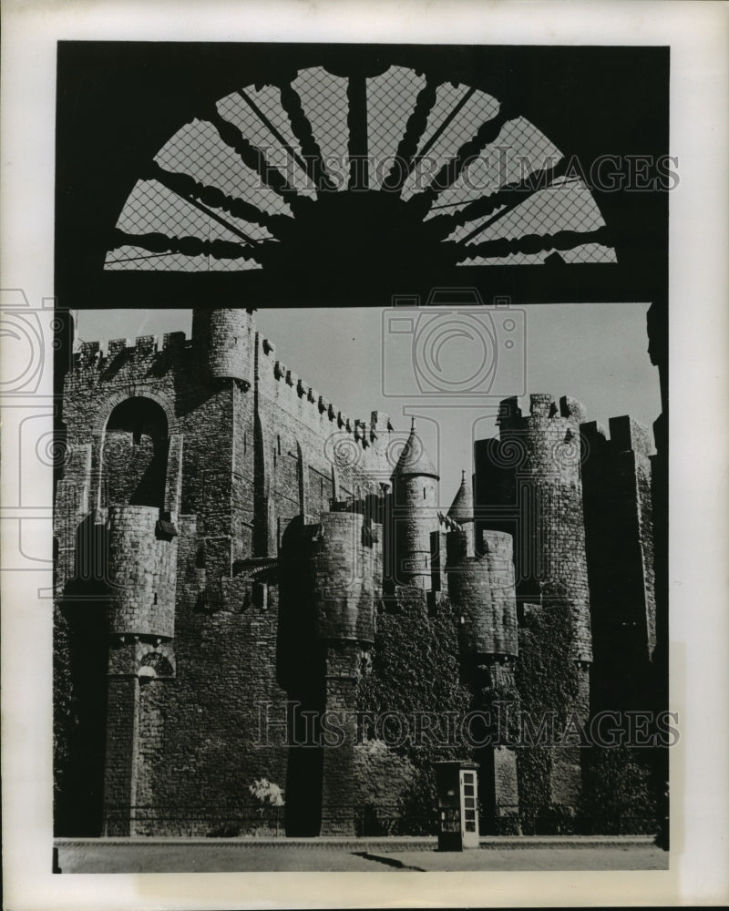 1953 Press Photo Chateau des Comtes in Ghent, Belgium - mja56660 - Historic Images
