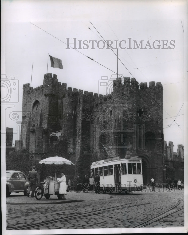 1955 Press Photo The Chateau Des Comtes in Belgium - mja56673-Historic Images