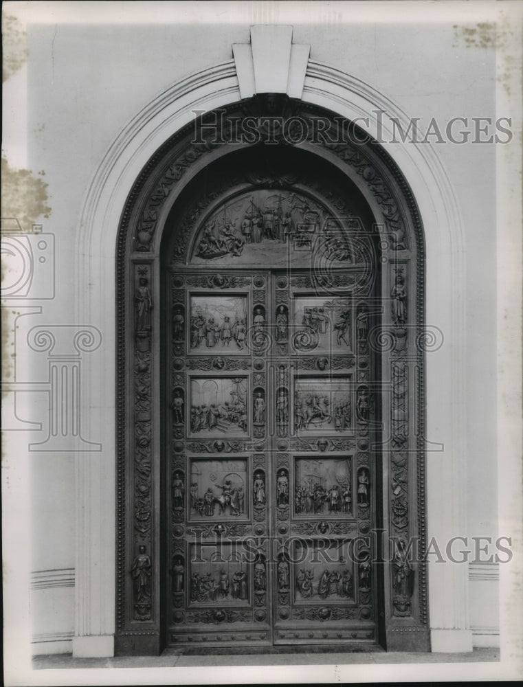 1952 Press Photo Washington D.C. Capitol Building Columbus Door Artwork - Historic Images