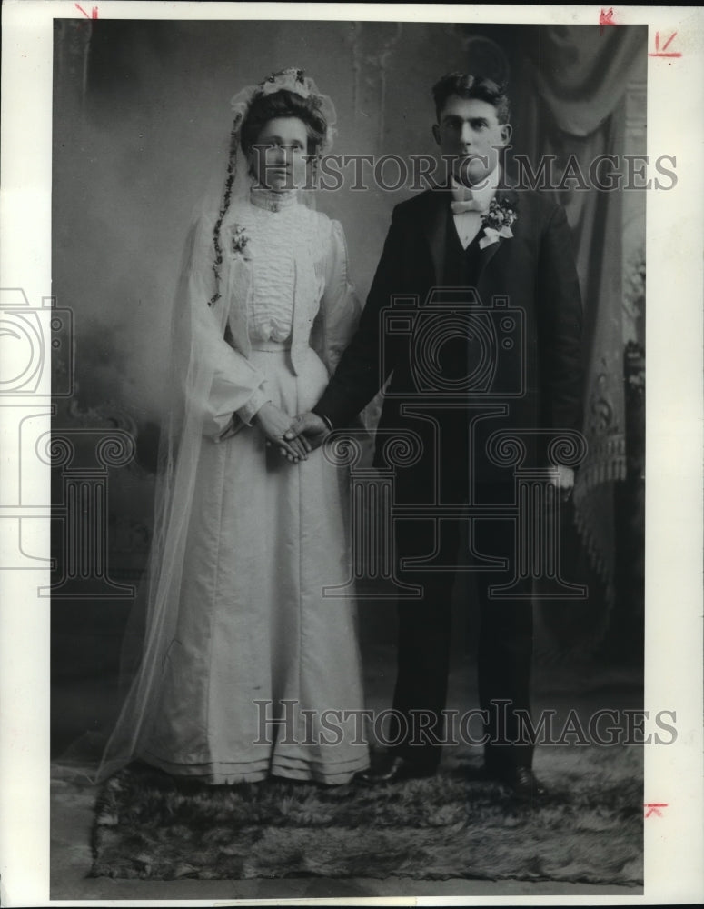 Press Photo Agnes Krueger Wedding Picture - mja56836-Historic Images