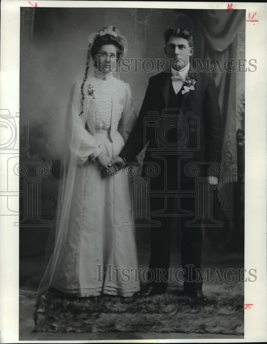 Press Photo Agnes Krueger Wedding Picture - mja56836-Historic Images
