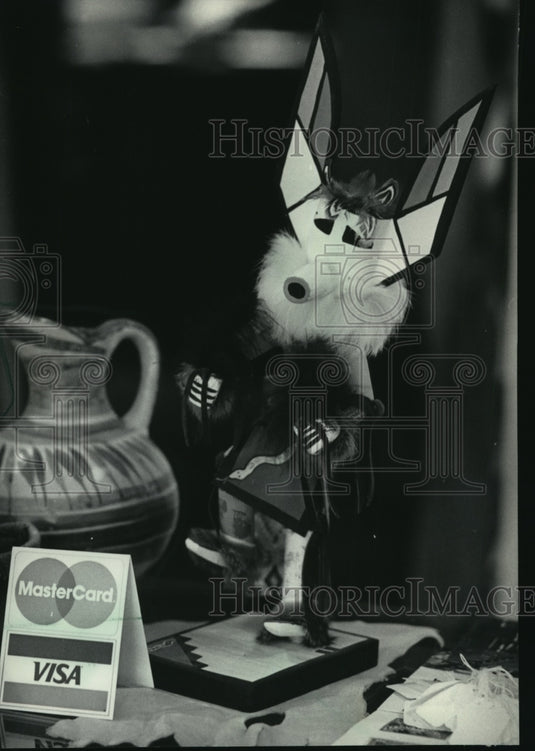 1985 Press Photo Sam Brussel Jr.'s American Indian Shop - mja56905 - Historic Images