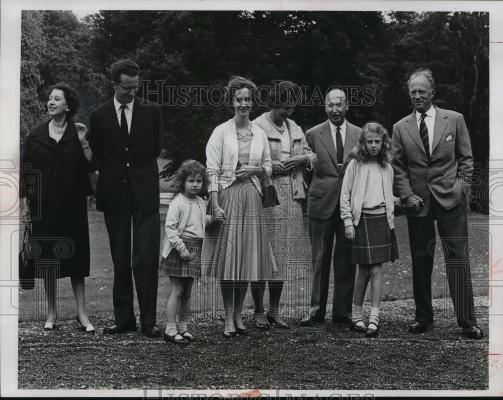 1963 Press Photo Belgian Royal Family in the Gardens of the Palace - mja57013-Historic Images