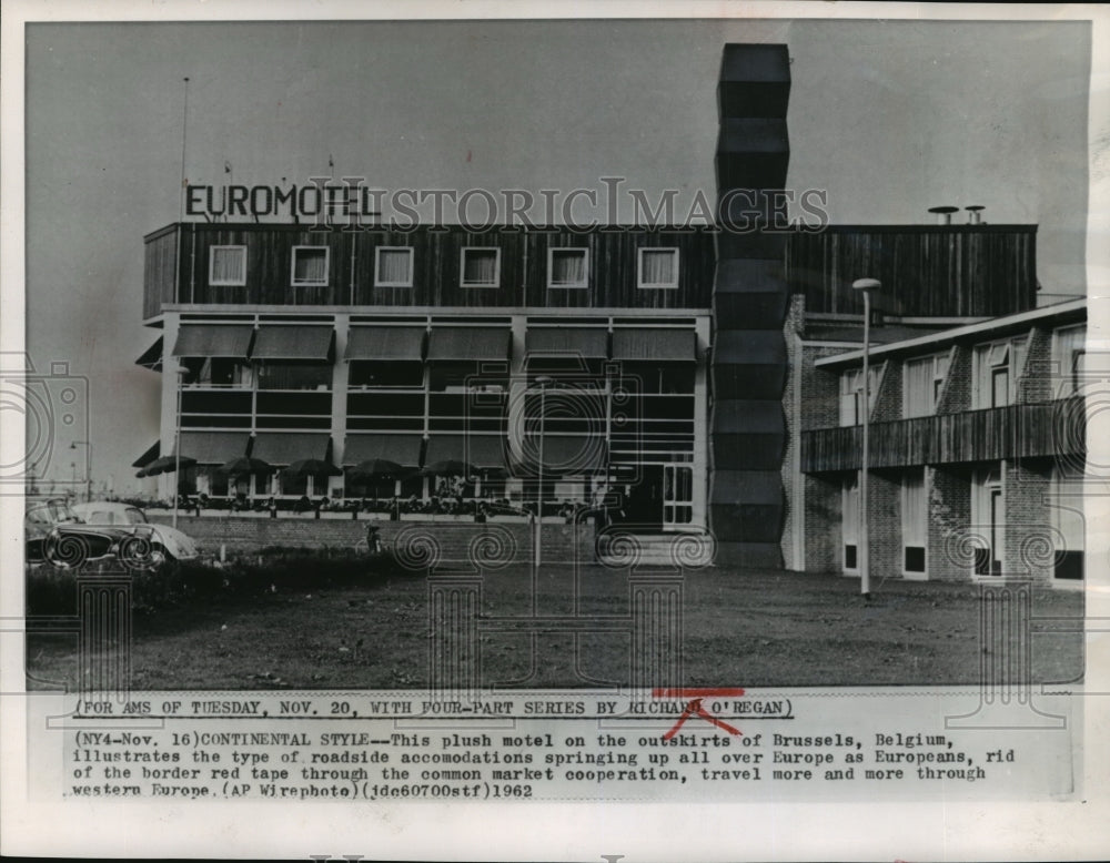 1962 Press Photo Plush roadside motel on the outskirts of Brussels, Belgium-Historic Images