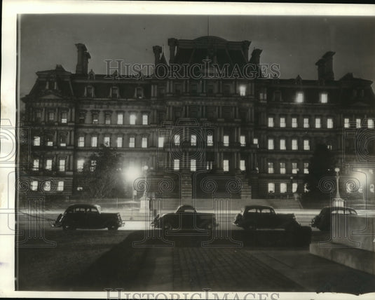 1937 Press Photo Washington State Department Works Overtime on Panay Incident-Historic Images