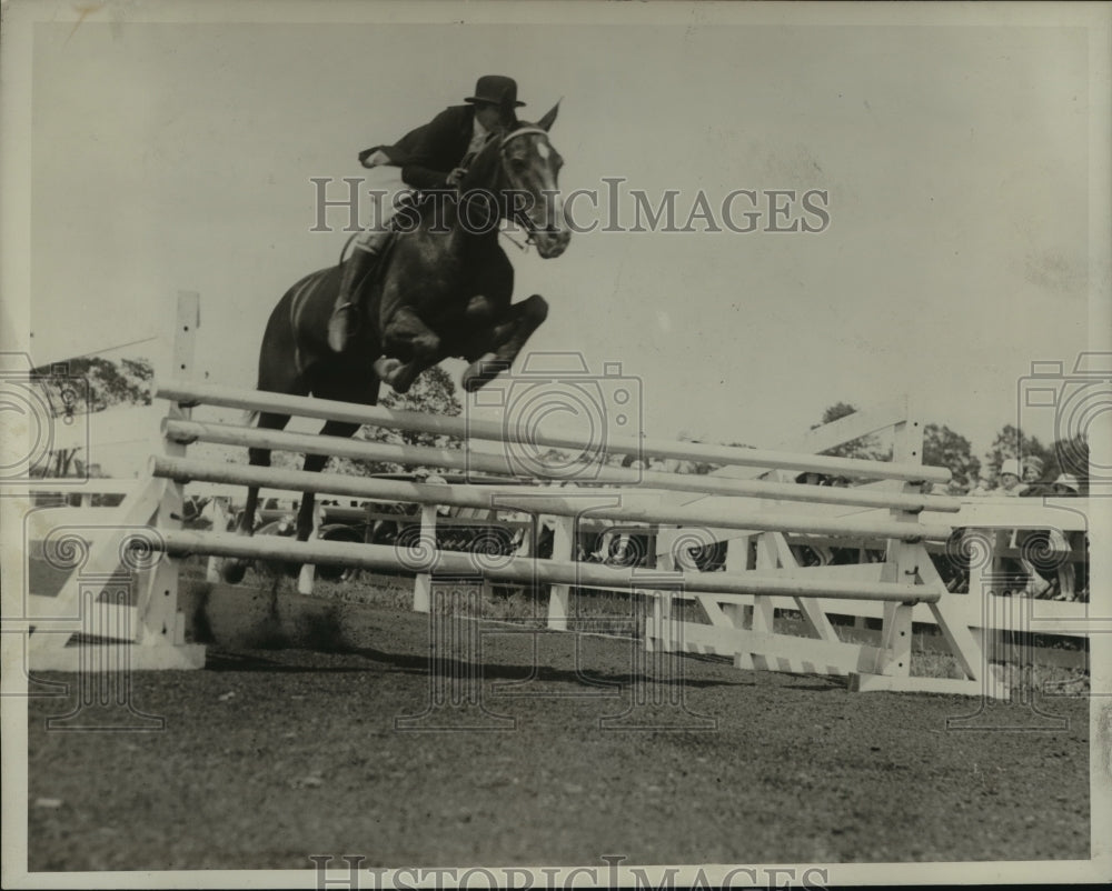 1927 Press Photo Mr. John McLeod on horseback, equestrian - mja57270 - Historic Images