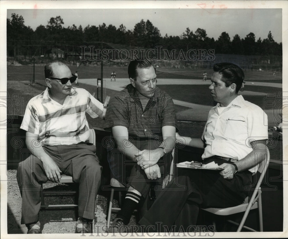 1960 Press Photo Frank Leary, John McHale and John Mullen Talk Braves Prospects-Historic Images