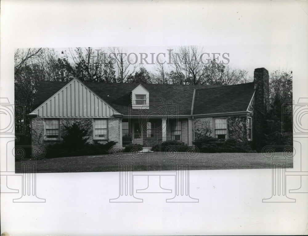 1961 Press Photo House Sold for Private School, Brookfield, Wisconsin - Historic Images