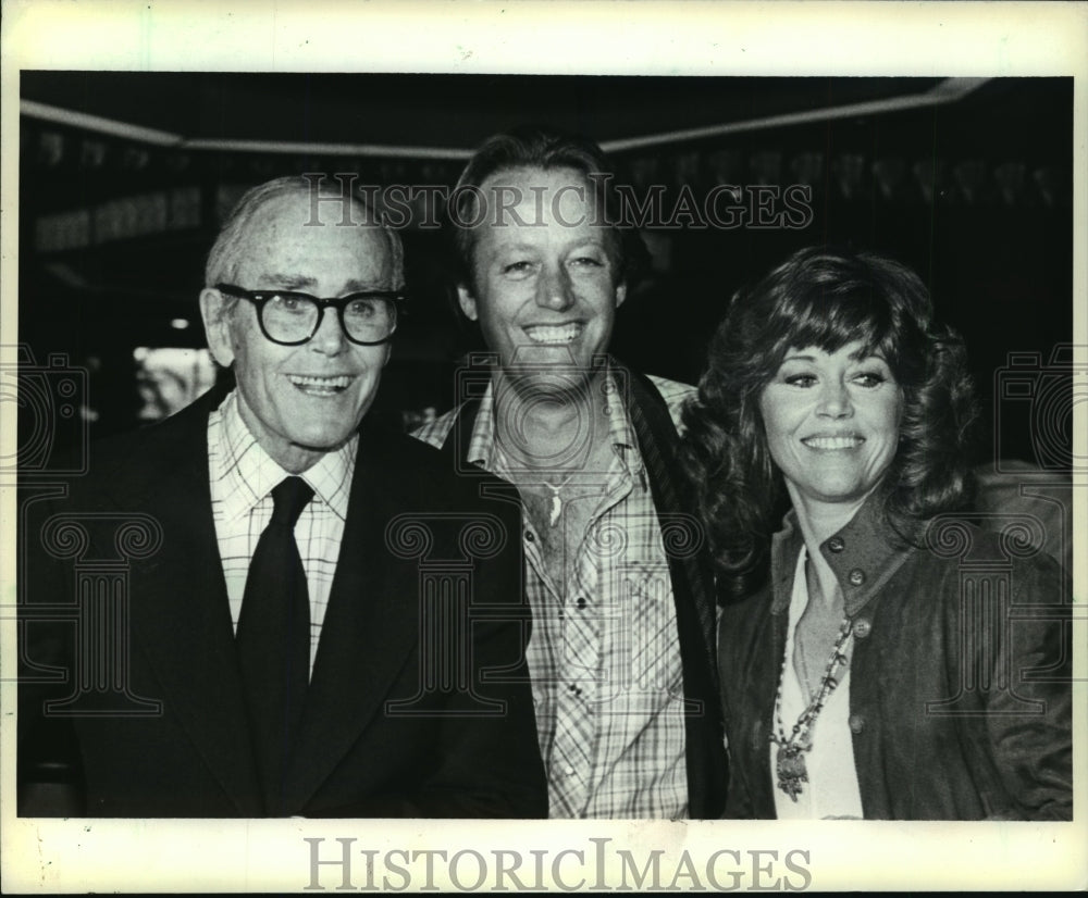 1982 Press Photo Henry Fonda Celebrating His 75th Birthday With His Two Children-Historic Images