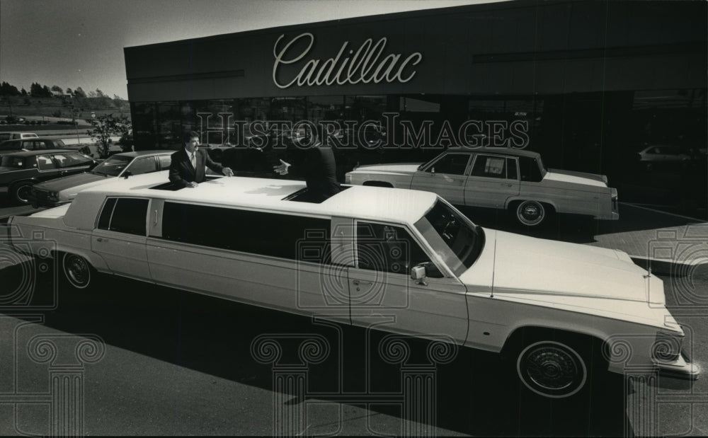 1988 Press Photo Limousine Sales Specialists at Wilde Cadillac in Waukesha-Historic Images