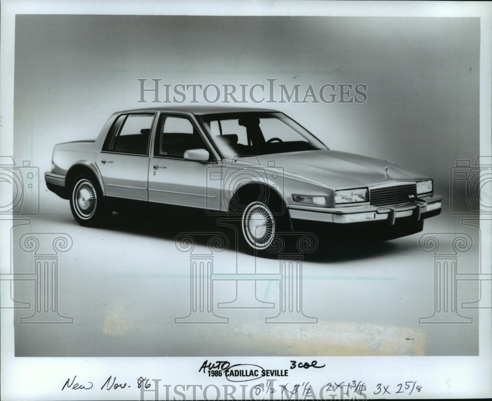 1986 Press Photo New Cadillac Seville is 375 pounds lighter &amp; 15 inches shorter-Historic Images