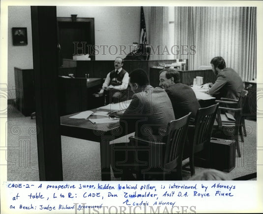 1987 Press Photo Mossy Cade With His Attorney During Jury Selection - mja57901-Historic Images