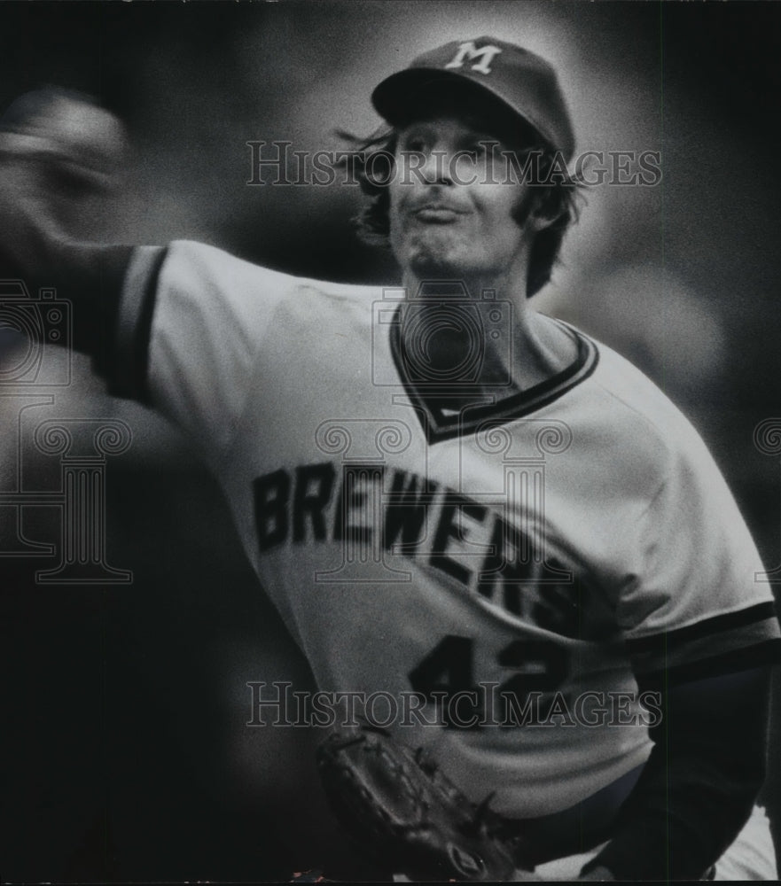 1974 Press Photo Tom Murphy In Brewers&#39; Bullpen - mja57997-Historic Images
