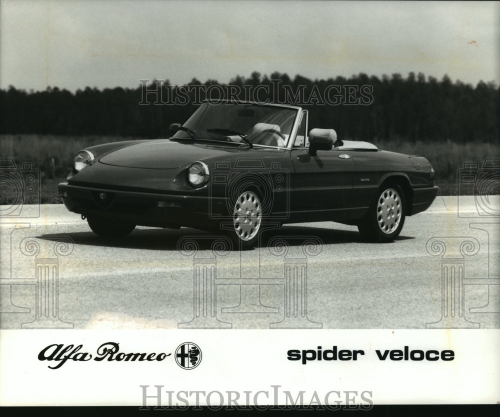 1991 Press Photo The Italian Alfa Romeo Spider Veloce With Power Steering-Historic Images