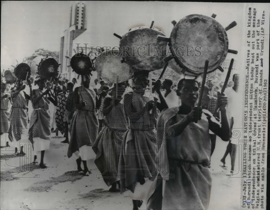 1962 Press Photo Kingdom of Burundi Natives Celebrate Independence - mja58097-Historic Images
