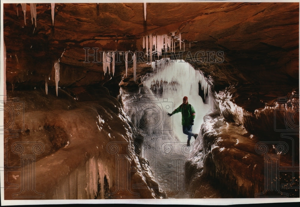 1994 Press Photo Icicles in Sandstone Cave, Squaw Bay - mja58207-Historic Images