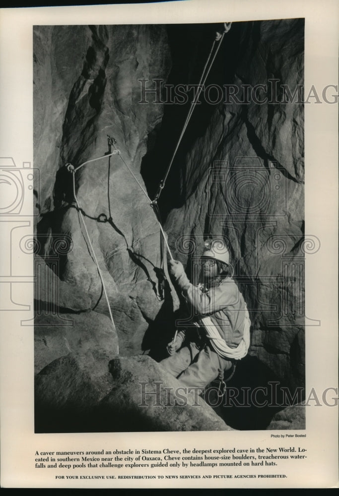 1992 Press Photo A Caver In Sistema Cheve,Located In Southern Mexico Near Oaxaca-Historic Images