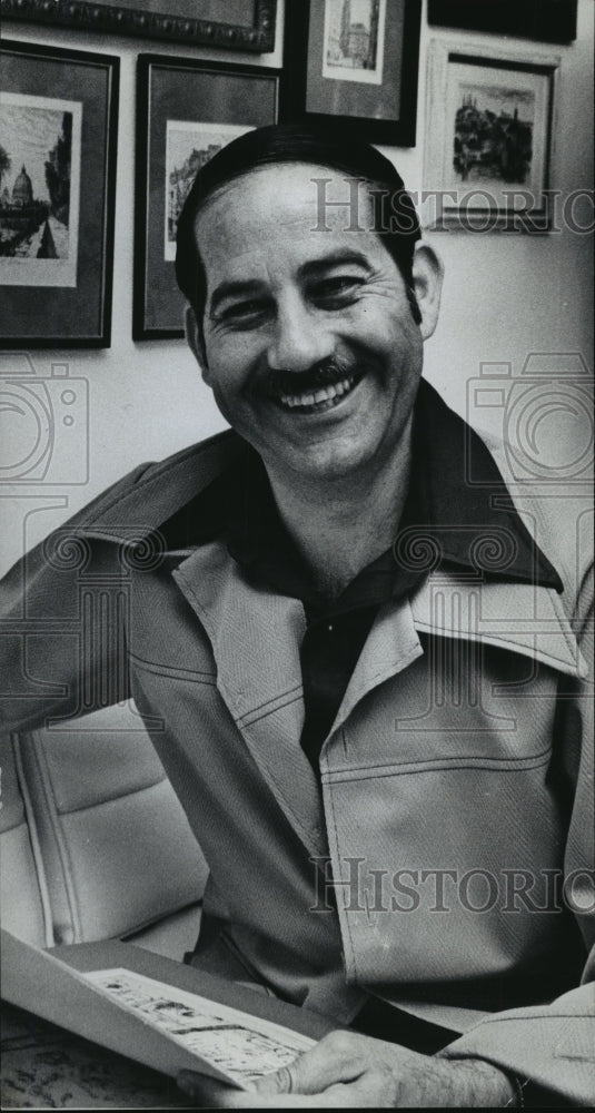 1976 Press Photo Anthony Busalacchi smiles for a photo opportunity - mja58398 - Historic Images