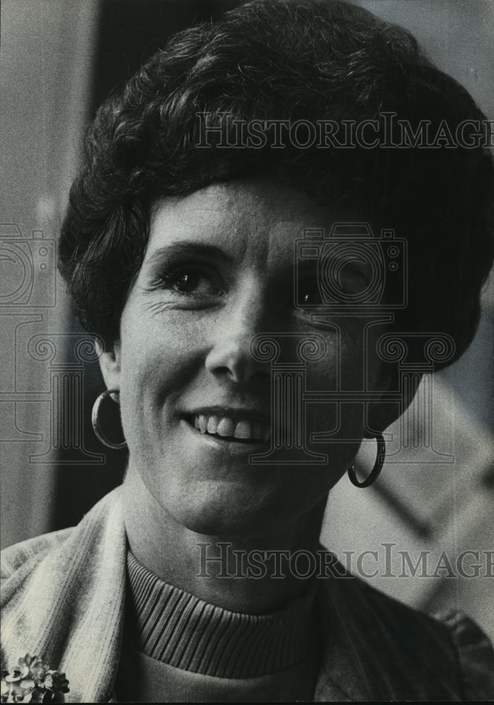 1977 Press Photo Rosemary Murphy American Red Cross Public Relations Director - Historic Images