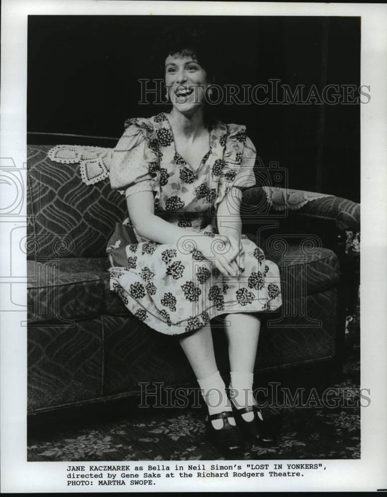 1992 Press Photo Jane Kaczmarek as Bella in Neil Simon&#39;s &quot;Lost in Yonkers&quot; - Historic Images