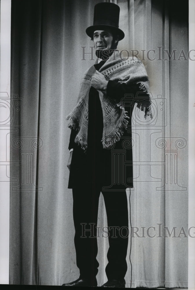 1969 Press Photo Actor Dick Blake Presents &quot;A Look at Lincoln&quot; at MLHS - Historic Images