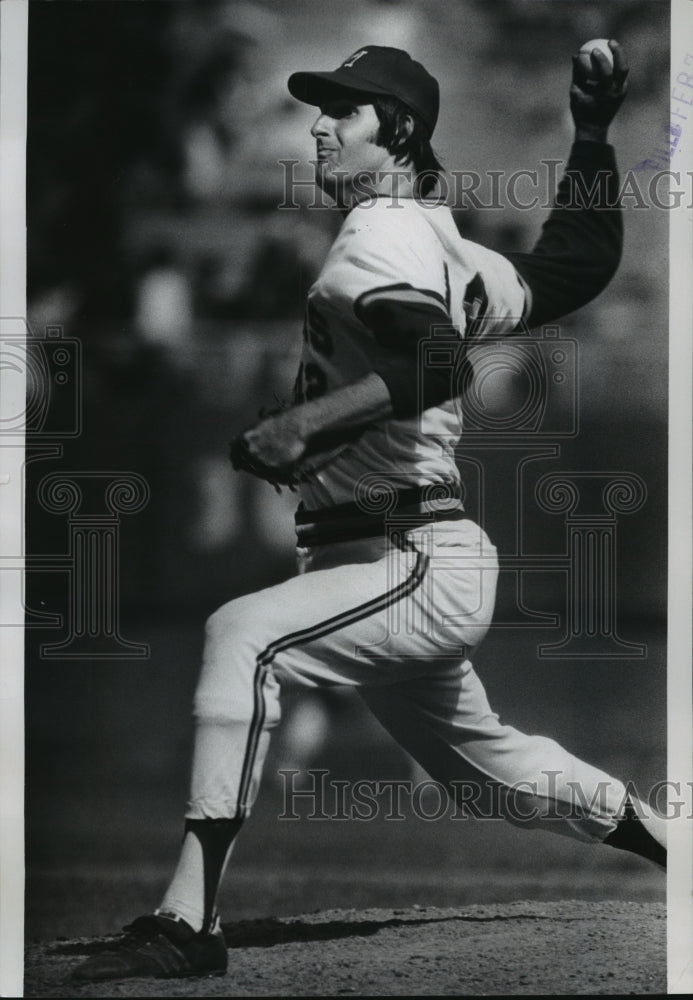 1975 Press Photo Pitcher Tom Murphy on the Mound for Milwaukee Brewers-Historic Images