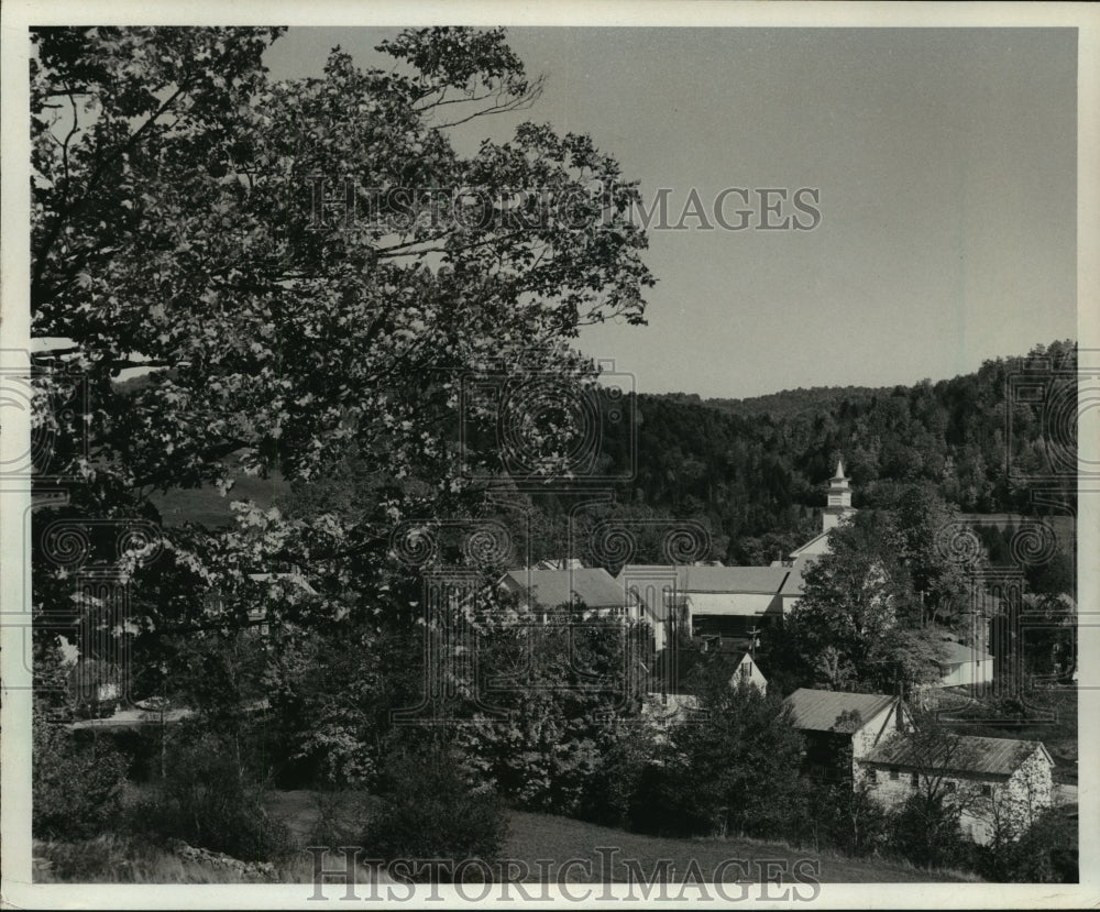 1988 Press Photo A church steeple dominates skyline of Vermont countryside.-Historic Images