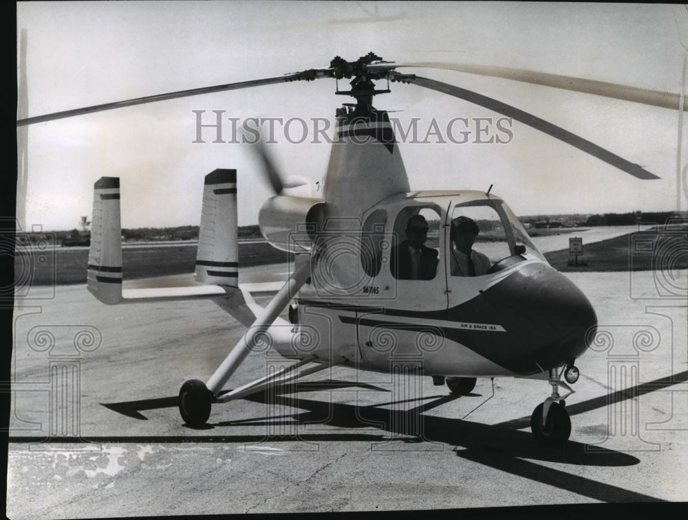 1965 Press Photo Gyroplane Demonstrated at General Mitchell Field - mja59250 - Historic Images