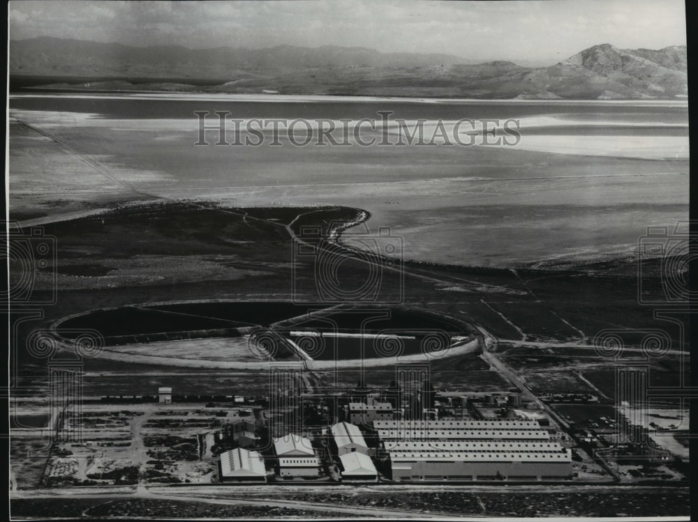 1973 Press Photo Aerial View of Great Salt Lake&#39;s West Shore - Historic Images