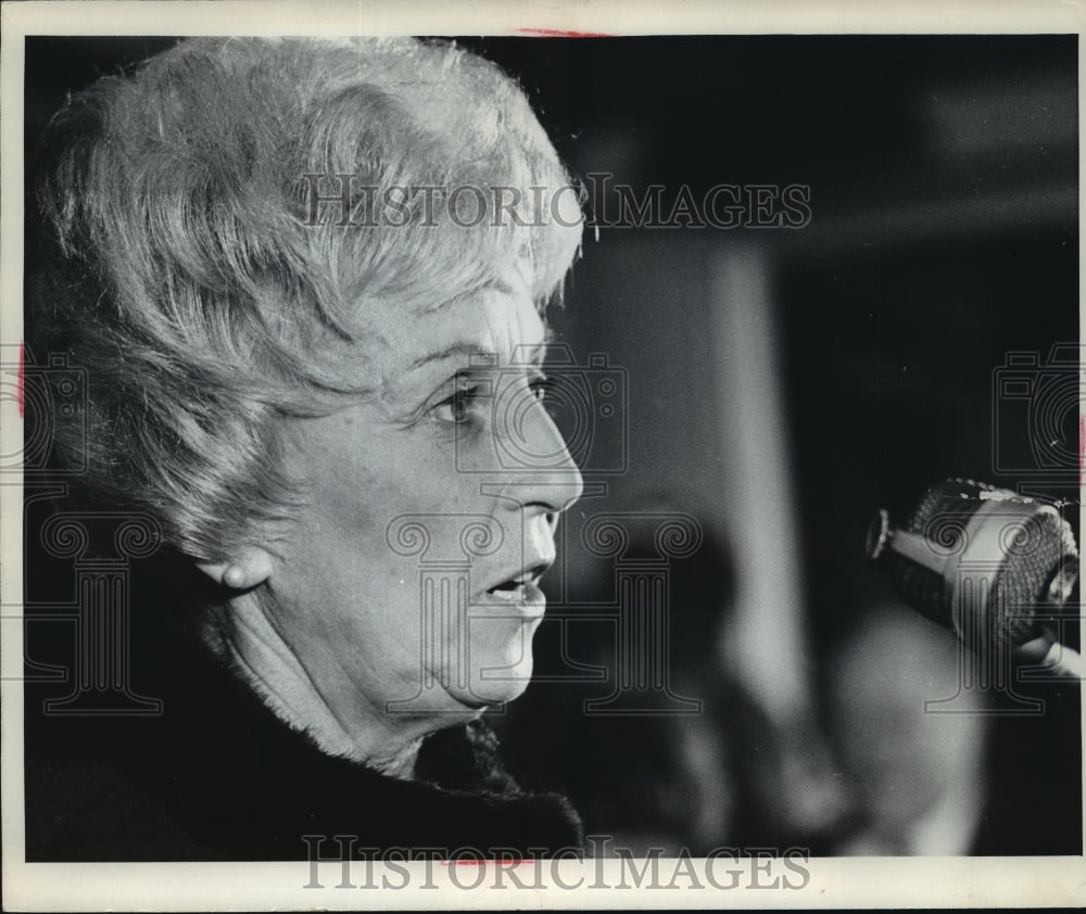1969 Muriel Humphrey Speaks at, Minnesota State Society Reception - Historic Images