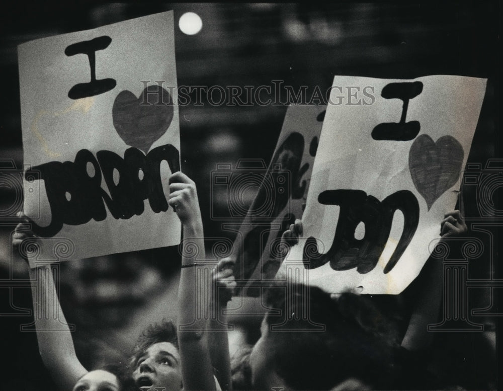 1990 Press Photo New Kids on the Block fans at the Bradley Center - mja59439 - Historic Images